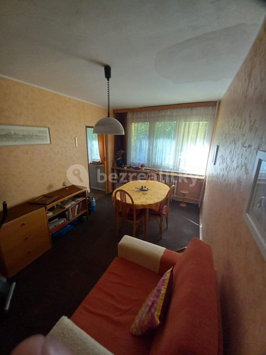 Prenájom bytu 3-izbový 65 m², Prodloužená, Pardubice, Pardubický kraj