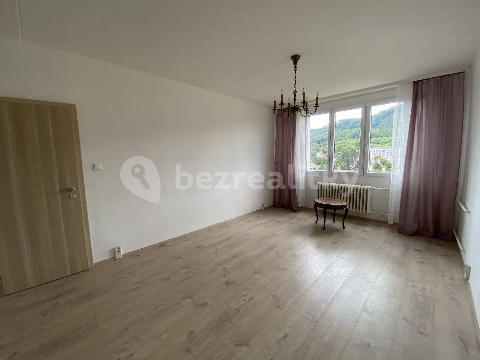 Prenájom bytu 3-izbový 78 m², Gagarinova, Karlovy Vary, Karlovarský kraj