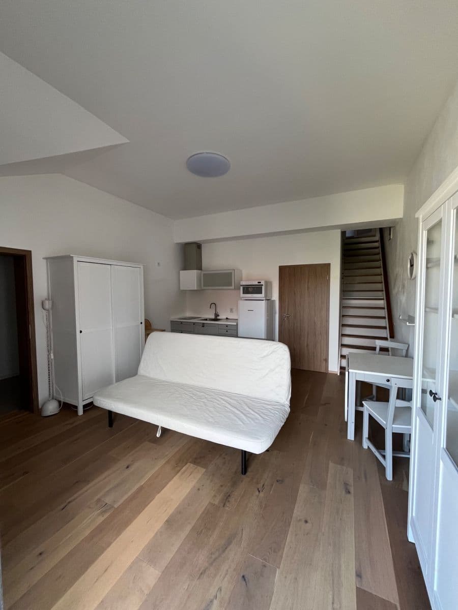 Prenájom bytu 2-izbový 53 m², Starý Dvůr, Hrádek nad Nisou, Liberecký kraj Prenájom bytu 2-izbový 53 m², Starý Dvůr, Hrádek nad Nisou, Liberecký kraj