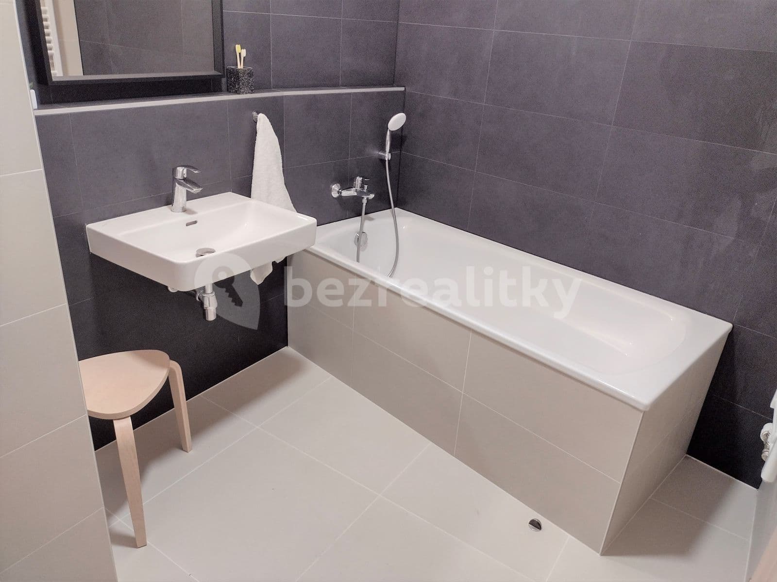 Prenájom bytu 2-izbový 52 m², Wolkerova, Olomouc, Olomoucký kraj Prenájom bytu 2-izbový 52 m², Wolkerova, Olomouc, Olomoucký kraj