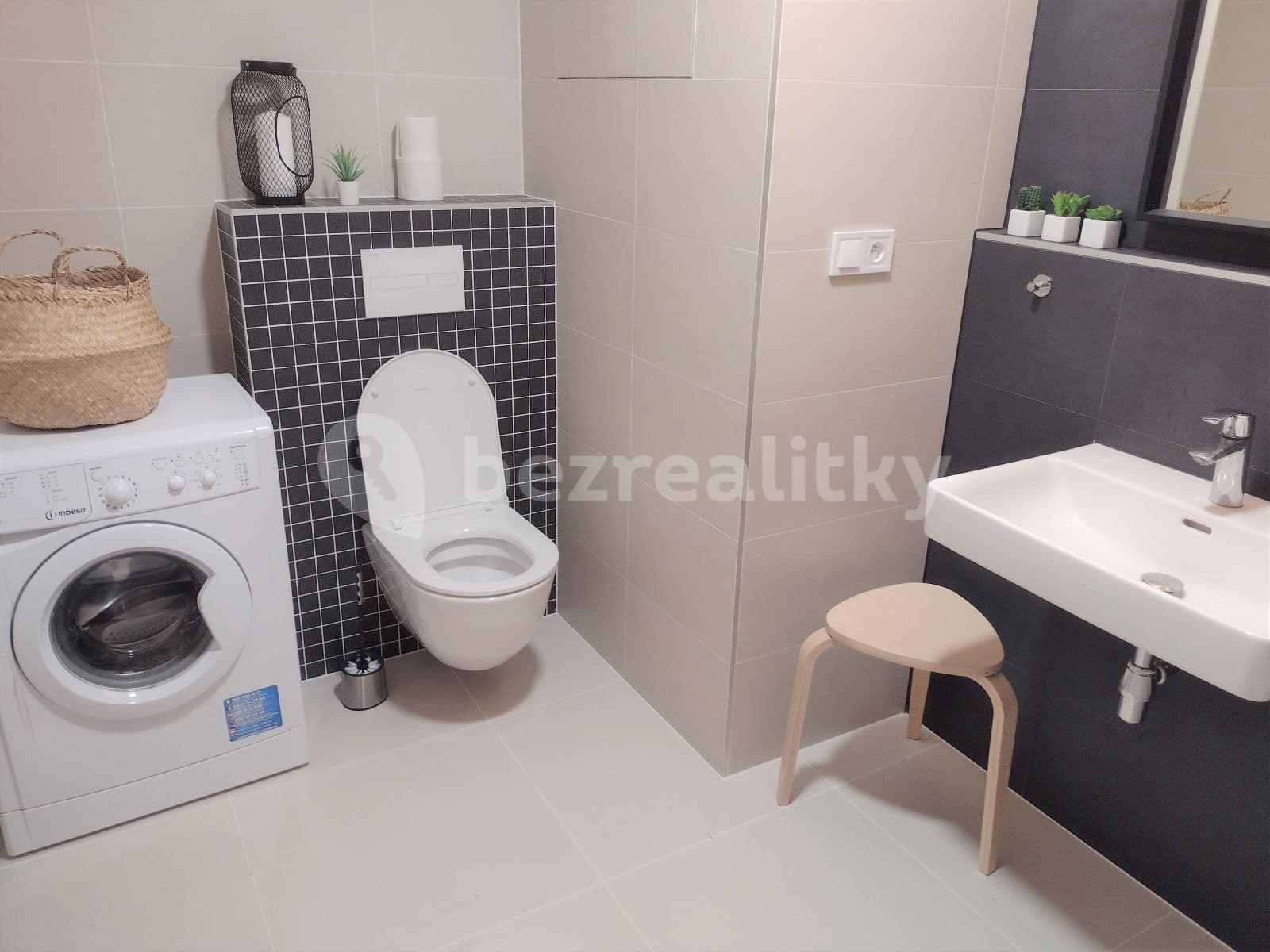 Prenájom bytu 2-izbový 52 m², Wolkerova, Olomouc, Olomoucký kraj Prenájom bytu 2-izbový 52 m², Wolkerova, Olomouc, Olomoucký kraj