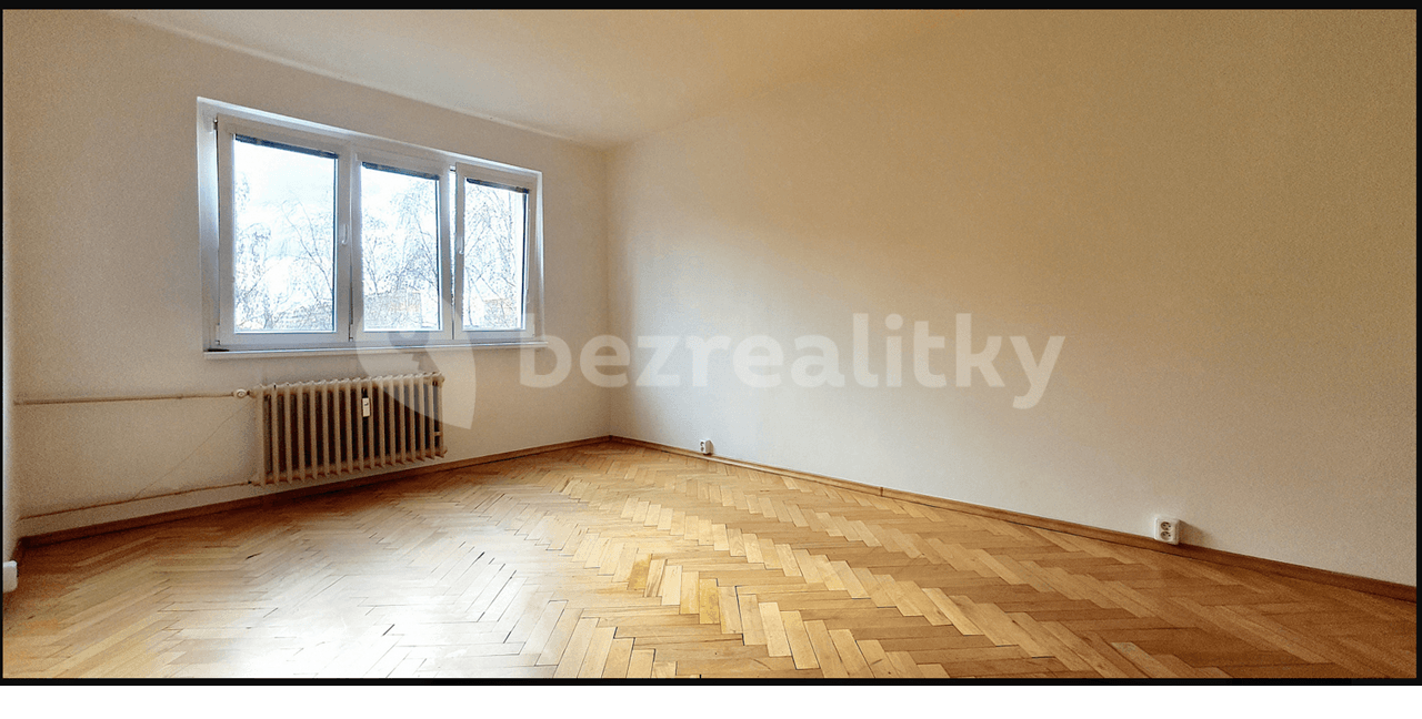 Prenájom bytu 2-izbový 55 m², Kladno, Středočeský kraj
