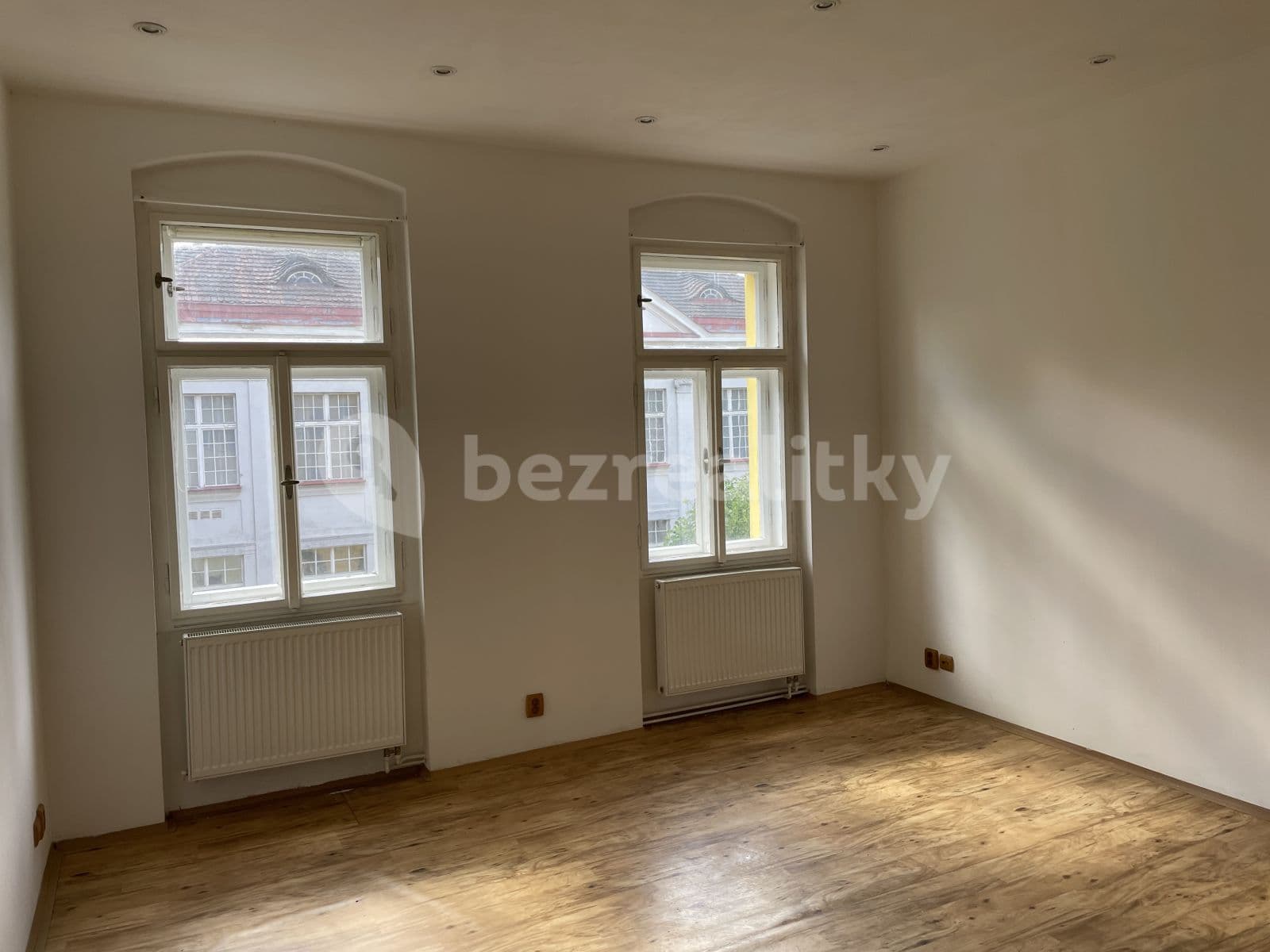 Prenájom bytu 1-izbový 39 m², Bulharská, Karlovy Vary, Karlovarský kraj Prenájom bytu 1-izbový 39 m², Bulharská, Karlovy Vary, Karlovarský kraj