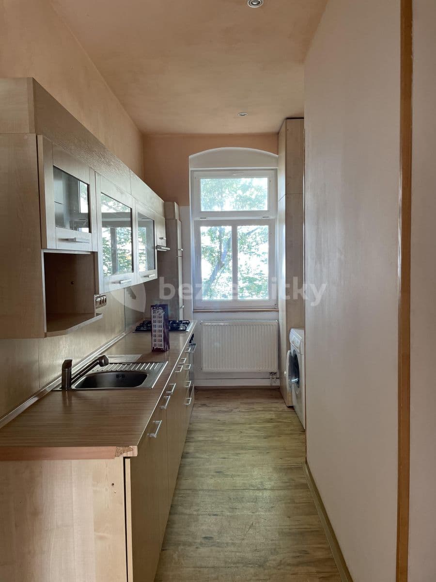 Prenájom bytu 1-izbový 39 m², Bulharská, Karlovy Vary, Karlovarský kraj Prenájom bytu 1-izbový 39 m², Bulharská, Karlovy Vary, Karlovarský kraj