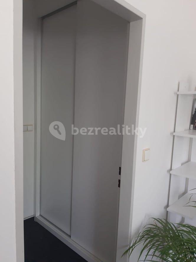Prenájom bytu 1-izbový 25 m², Štítného, Praha, Praha