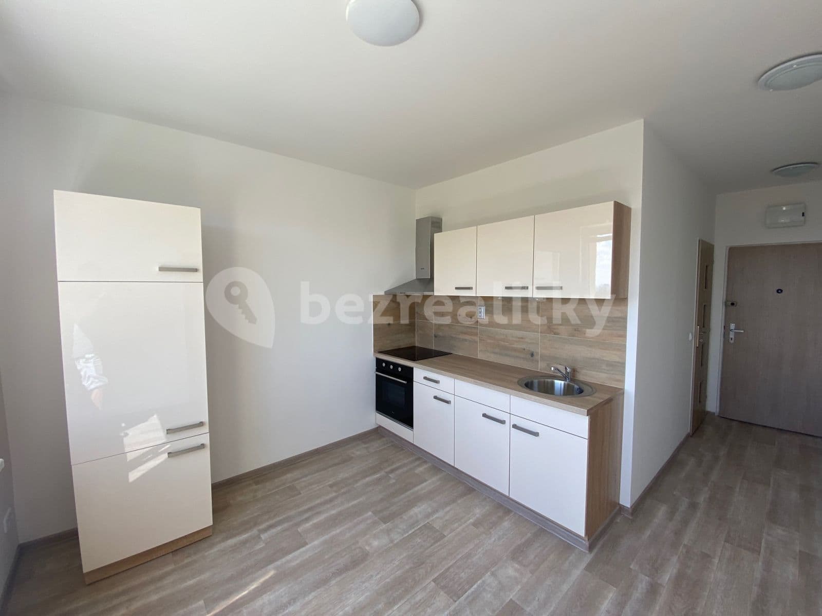 Prenájom bytu 1-izbový 35 m², U Zámeckého parku, Litvínov, Ústecký kraj Prenájom bytu 1-izbový 35 m², U Zámeckého parku, Litvínov, Ústecký kraj