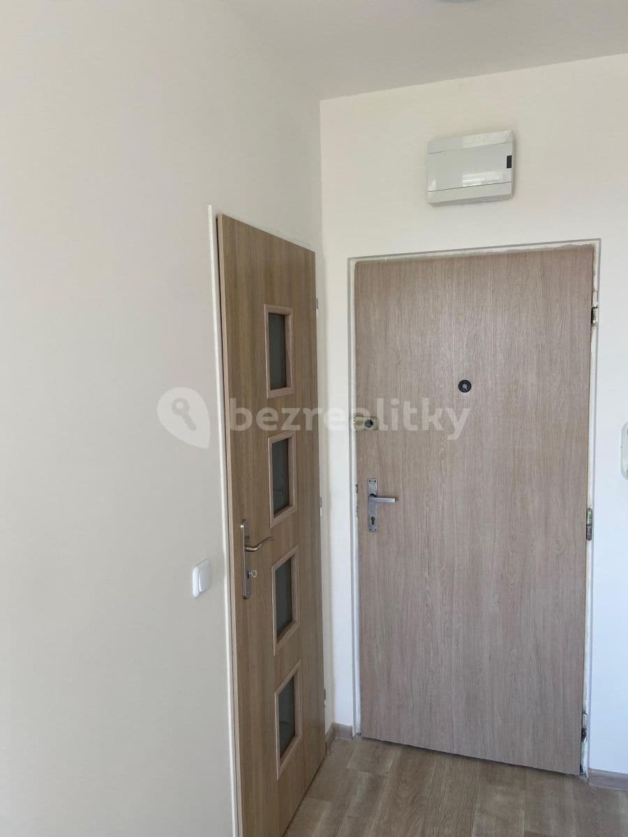 Prenájom bytu 1-izbový 35 m², U Zámeckého parku, Litvínov, Ústecký kraj Prenájom bytu 1-izbový 35 m², U Zámeckého parku, Litvínov, Ústecký kraj