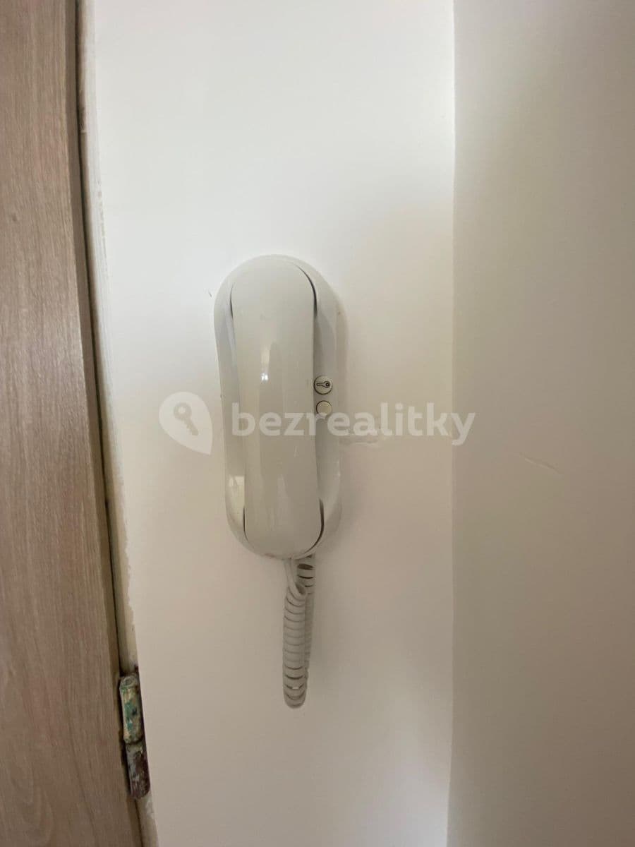 Prenájom bytu 1-izbový 35 m², U Zámeckého parku, Litvínov, Ústecký kraj Prenájom bytu 1-izbový 35 m², U Zámeckého parku, Litvínov, Ústecký kraj