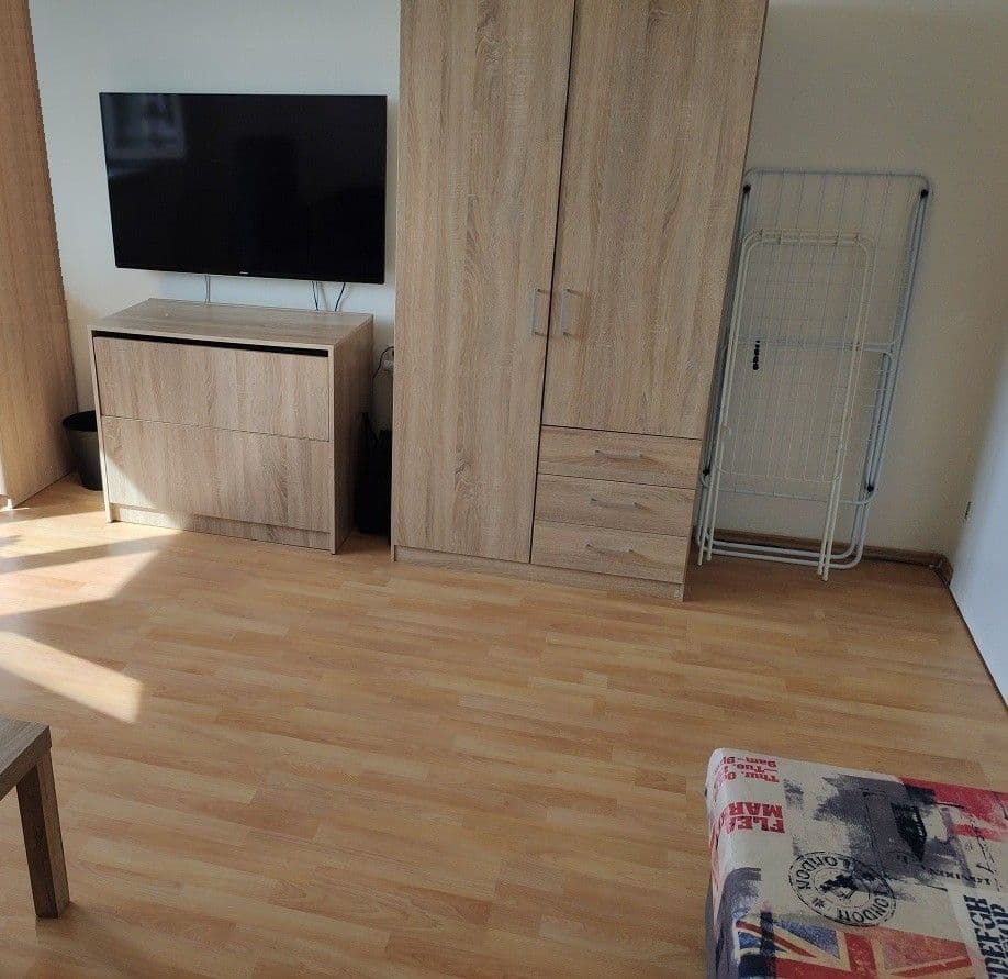 Prenájom bytu 2-izbový 35 m², Střelničná, Praha, Praha Prenájom bytu 2-izbový 35 m², Střelničná, Praha, Praha