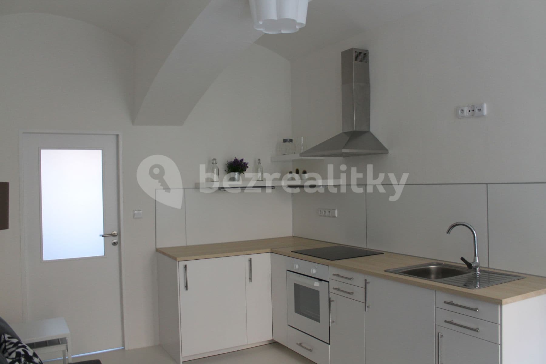 Prenájom bytu 2-izbový 42 m², Janáčkovo nábřeží, Praha, Praha Prenájom bytu 2-izbový 42 m², Janáčkovo nábřeží, Praha, Praha