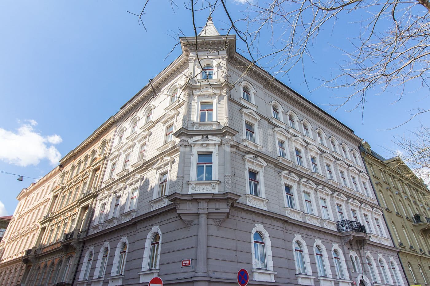 Prenájom bytu 2-izbový 42 m², Janáčkovo nábřeží, Praha, Praha Prenájom bytu 2-izbový 42 m², Janáčkovo nábřeží, Praha, Praha