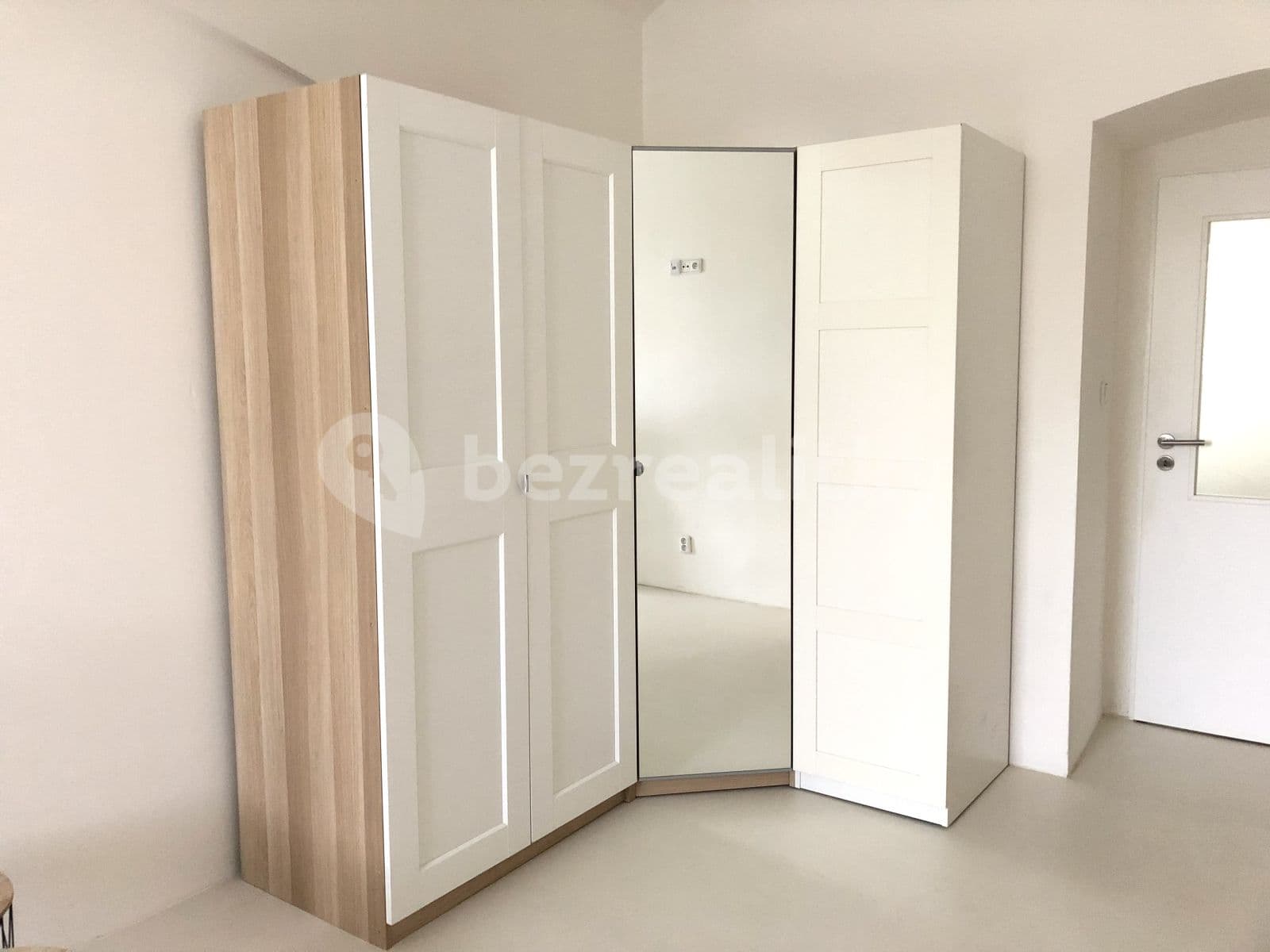 Prenájom bytu 2-izbový 42 m², Janáčkovo nábřeží, Praha, Praha Prenájom bytu 2-izbový 42 m², Janáčkovo nábřeží, Praha, Praha
