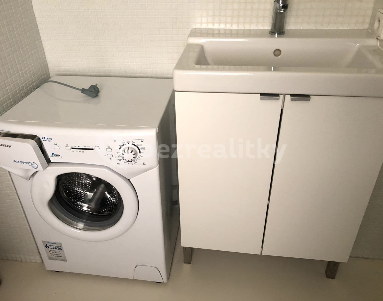 Prenájom bytu 2-izbový 42 m², Janáčkovo nábřeží, Praha, Praha Prenájom bytu 2-izbový 42 m², Janáčkovo nábřeží, Praha, Praha