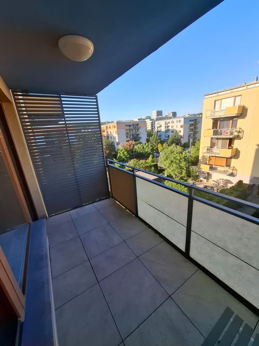 Prenájom bytu 1-izbový 34 m², Praha, Praha Prenájom bytu 1-izbový 34 m², Praha, Praha