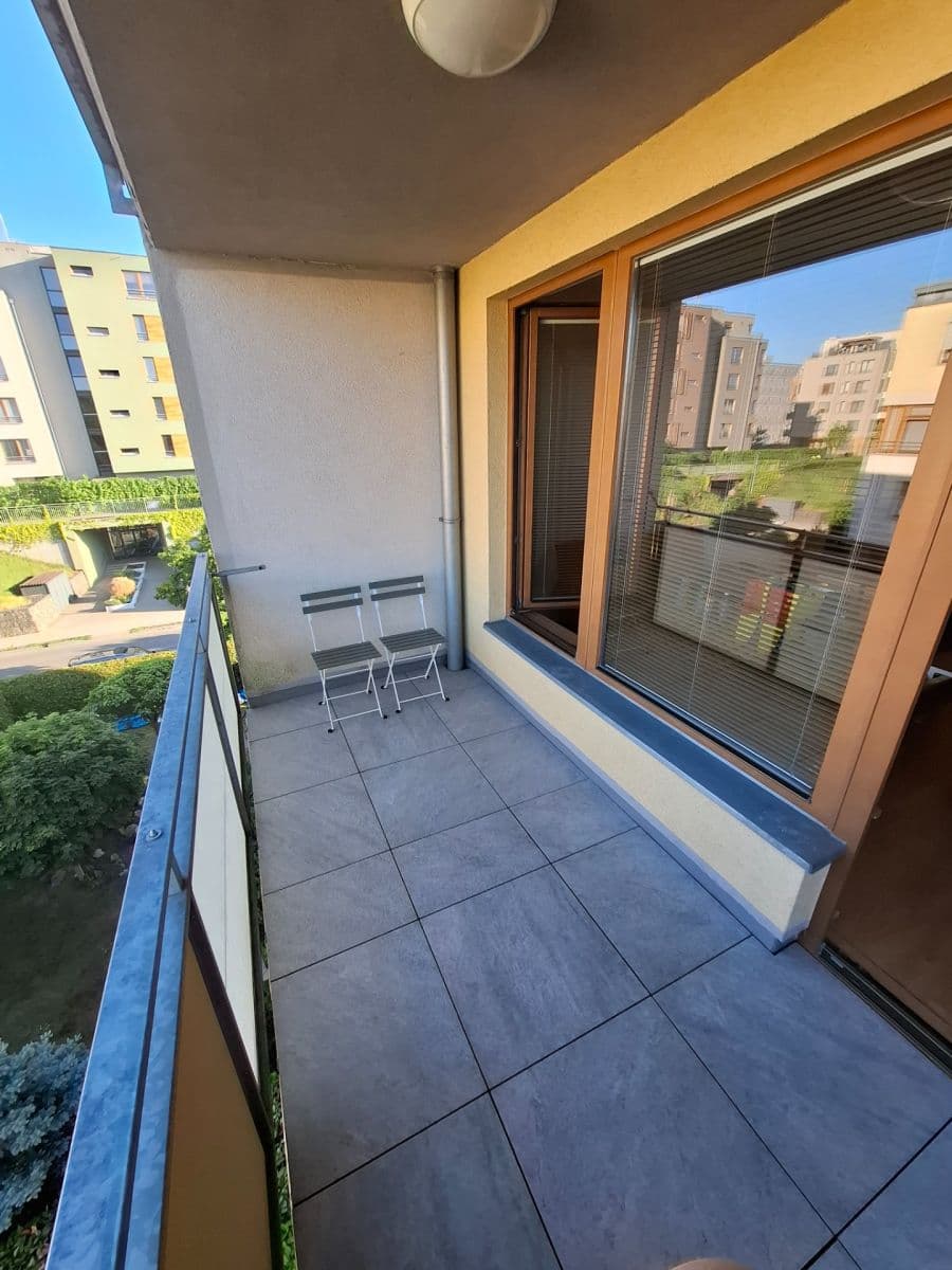 Prenájom bytu 1-izbový 34 m², Praha, Praha Prenájom bytu 1-izbový 34 m², Praha, Praha
