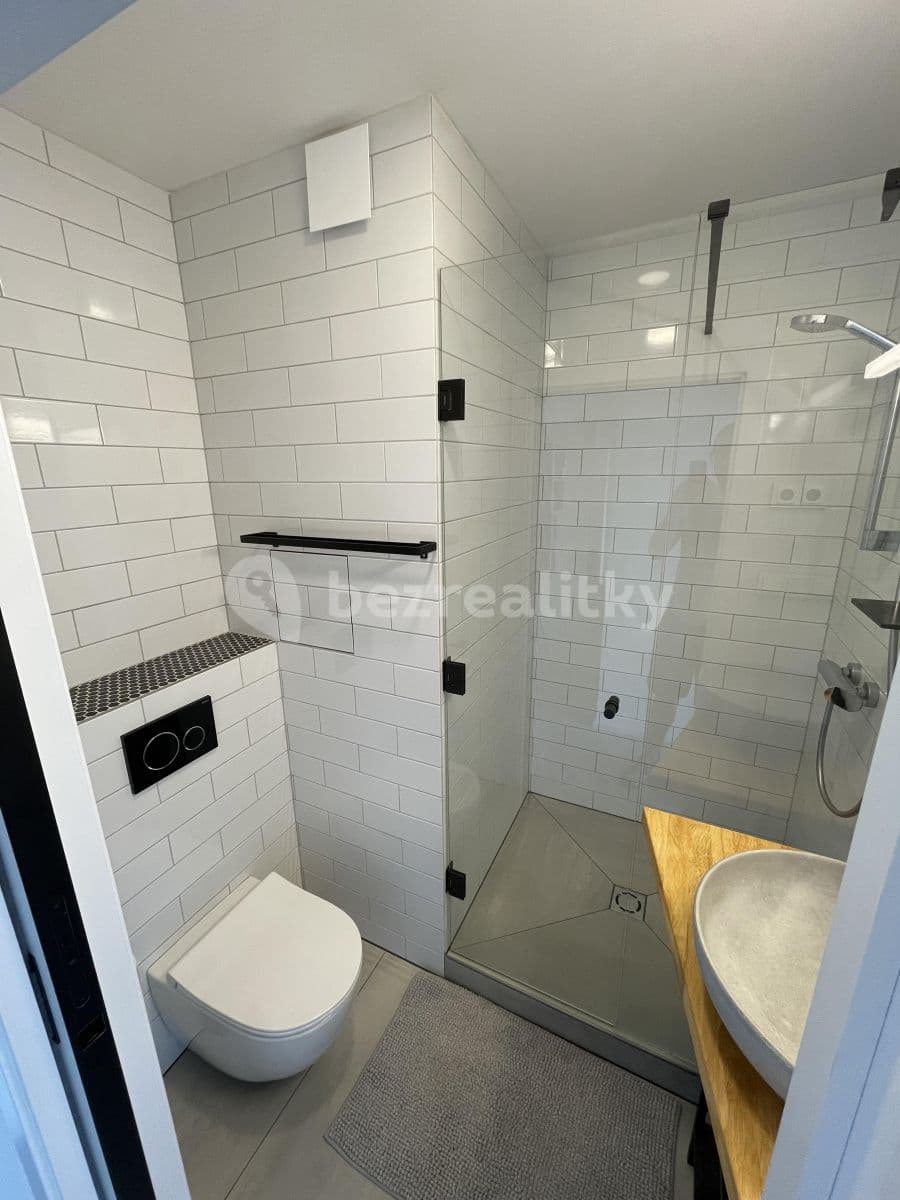 Prenájom bytu 4-izbový 86 m², Amforová, Praha, Praha Prenájom bytu 4-izbový 86 m², Amforová, Praha, Praha