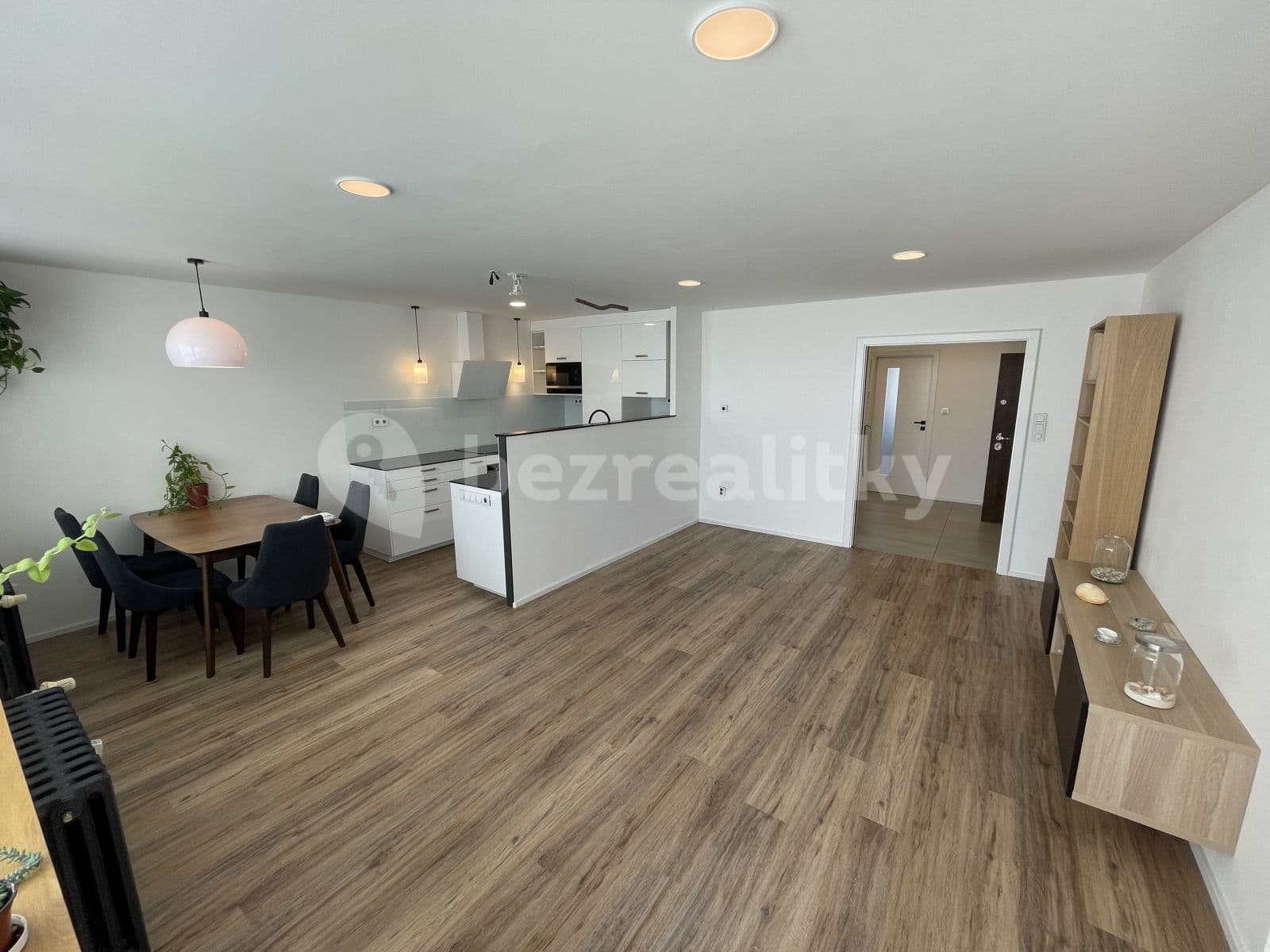 Prenájom bytu 4-izbový 86 m², Amforová, Praha, Praha Prenájom bytu 4-izbový 86 m², Amforová, Praha, Praha