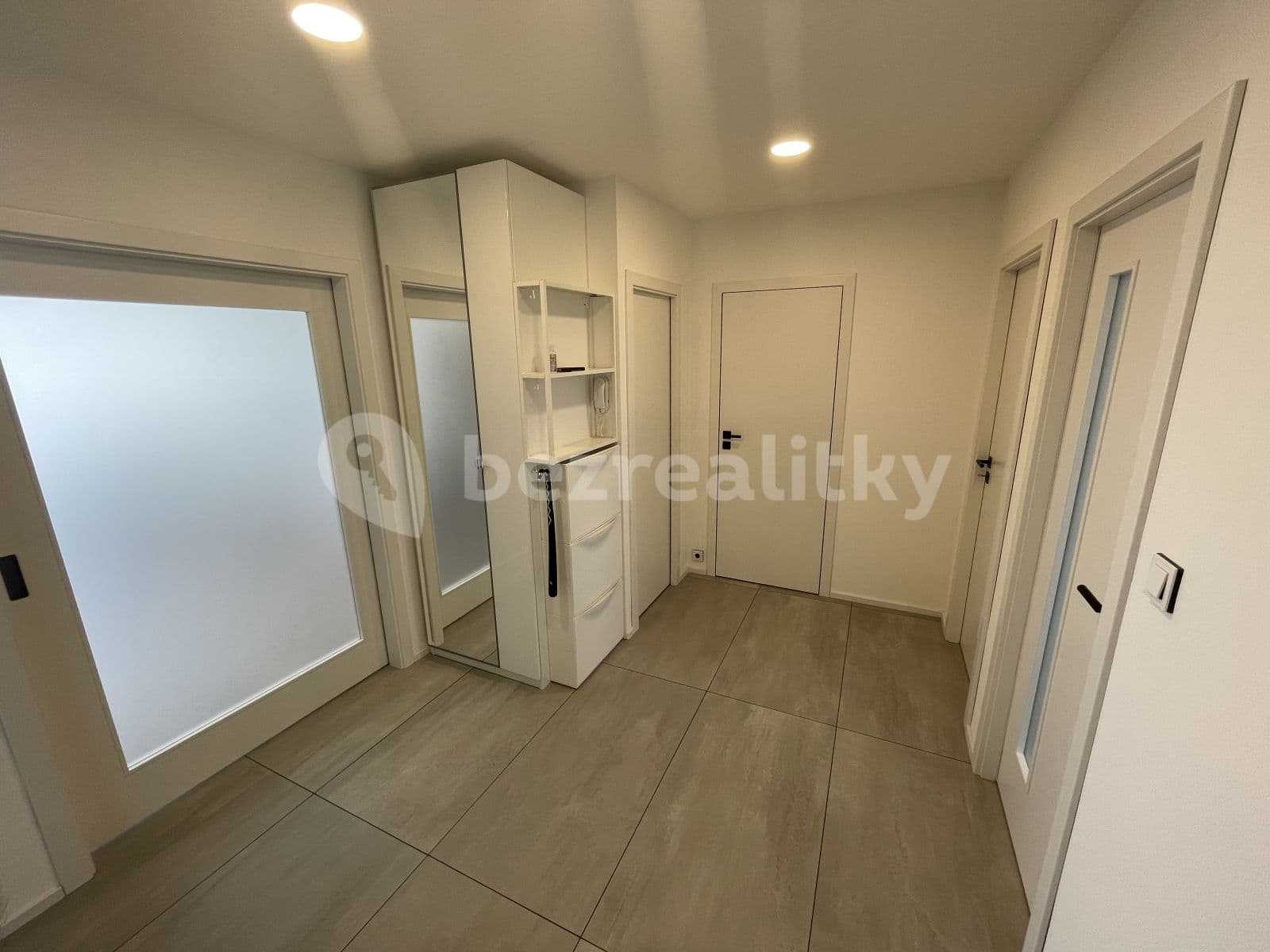 Prenájom bytu 4-izbový 86 m², Amforová, Praha, Praha Prenájom bytu 4-izbový 86 m², Amforová, Praha, Praha