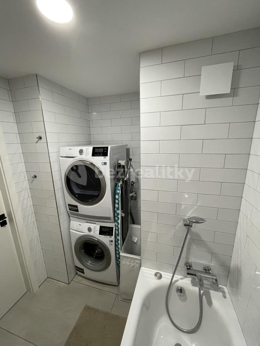 Prenájom bytu 4-izbový 86 m², Amforová, Praha, Praha Prenájom bytu 4-izbový 86 m², Amforová, Praha, Praha