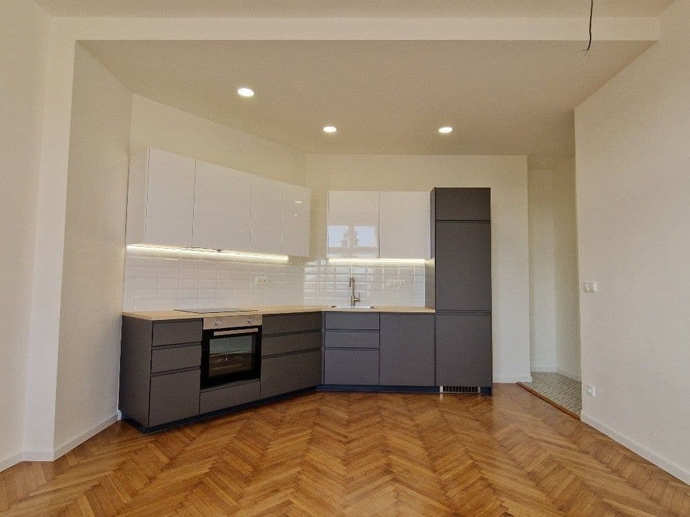 Prenájom bytu 2-izbový 50 m², Smolenská, Praha, Praha Prenájom bytu 2-izbový 50 m², Smolenská, Praha, Praha