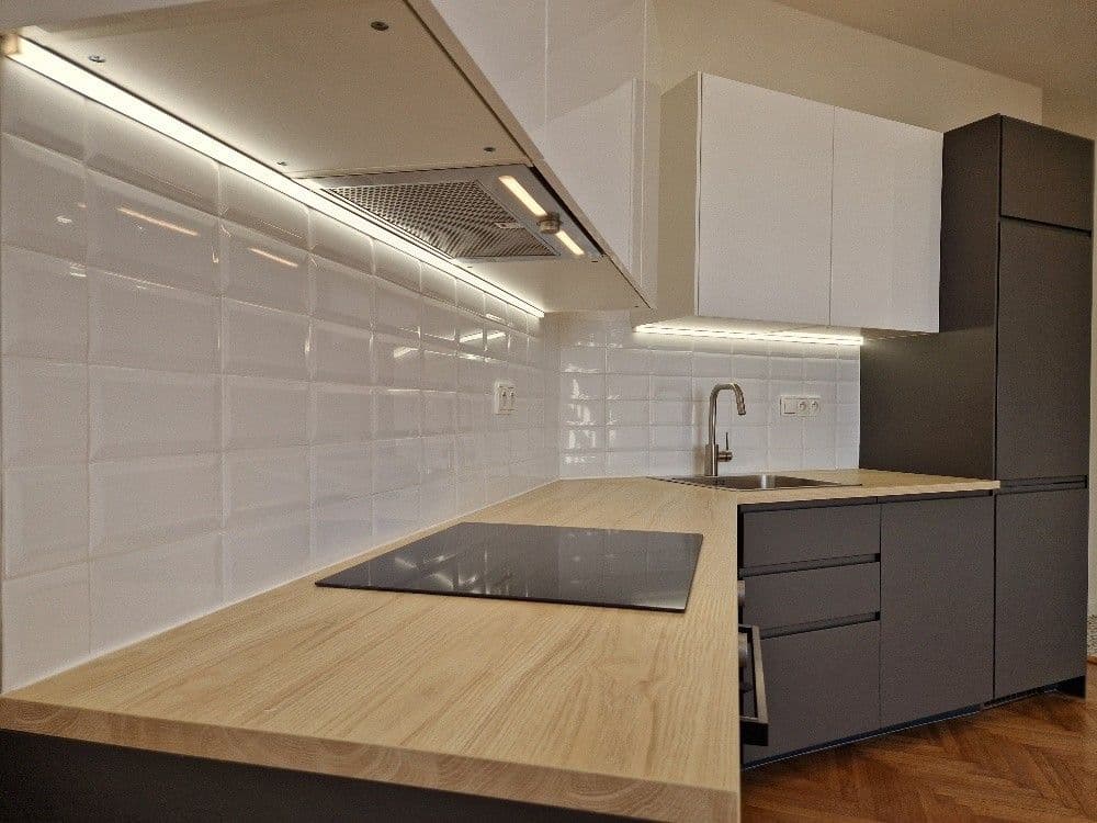 Prenájom bytu 2-izbový 50 m², Smolenská, Praha, Praha Prenájom bytu 2-izbový 50 m², Smolenská, Praha, Praha