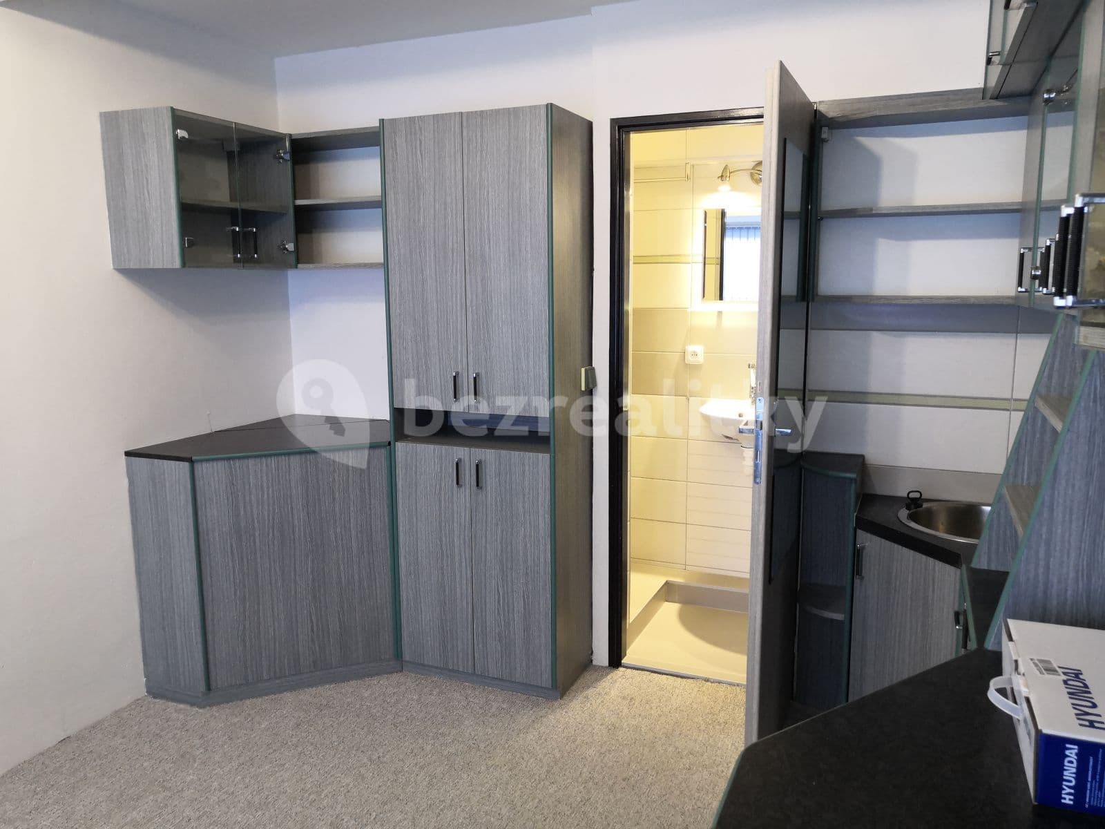 Prenájom kancelárie 19 m², Jeřabinová, Brno, Jihomoravský kraj Prenájom kancelárie 19 m², Jeřabinová, Brno, Jihomoravský kraj