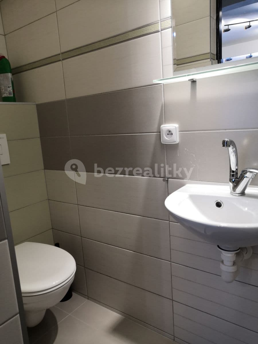 Prenájom kancelárie 19 m², Jeřabinová, Brno, Jihomoravský kraj Prenájom kancelárie 19 m², Jeřabinová, Brno, Jihomoravský kraj