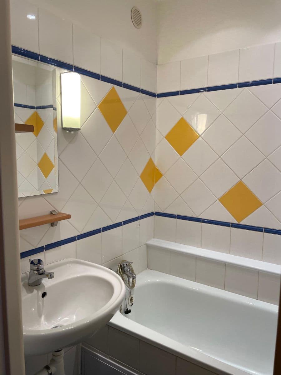 Prenájom bytu 1-izbový 34 m², Útulná, Praha, Praha Prenájom bytu 1-izbový 34 m², Útulná, Praha, Praha