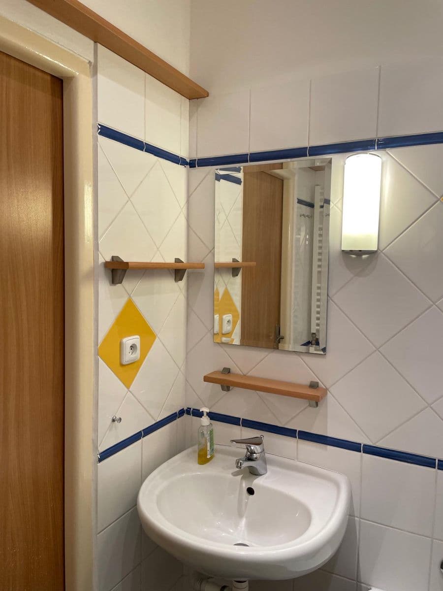 Prenájom bytu 1-izbový 34 m², Útulná, Praha, Praha Prenájom bytu 1-izbový 34 m², Útulná, Praha, Praha