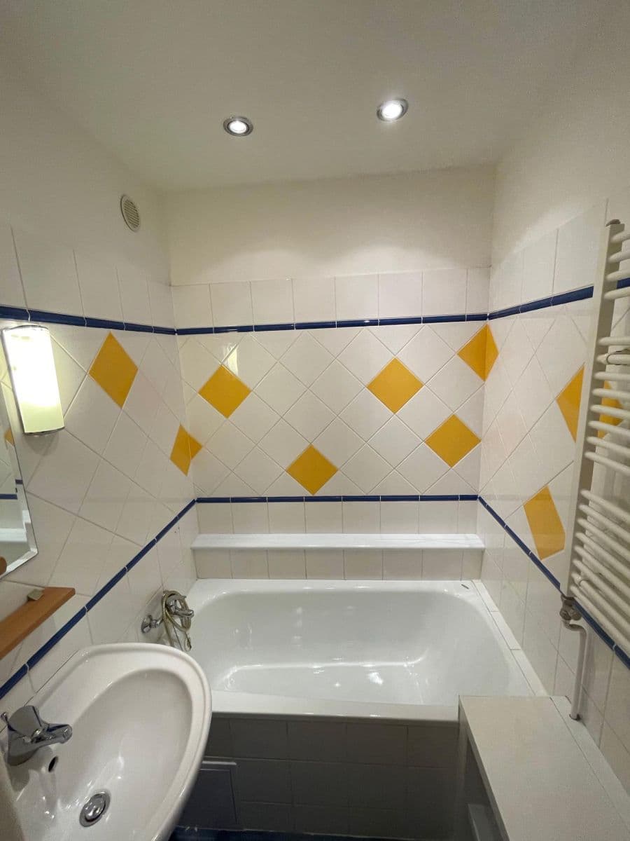 Prenájom bytu 1-izbový 34 m², Útulná, Praha, Praha Prenájom bytu 1-izbový 34 m², Útulná, Praha, Praha