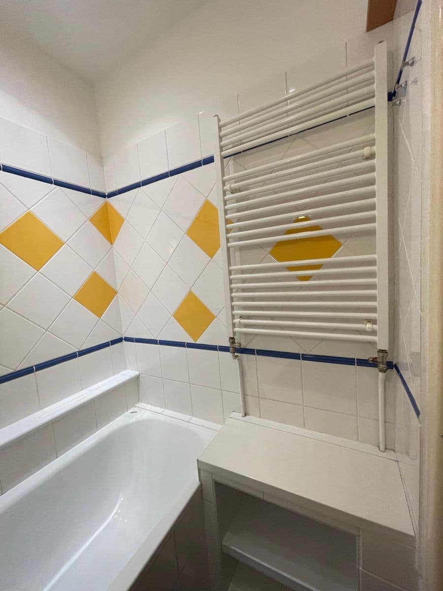 Prenájom bytu 1-izbový 34 m², Útulná, Praha, Praha Prenájom bytu 1-izbový 34 m², Útulná, Praha, Praha