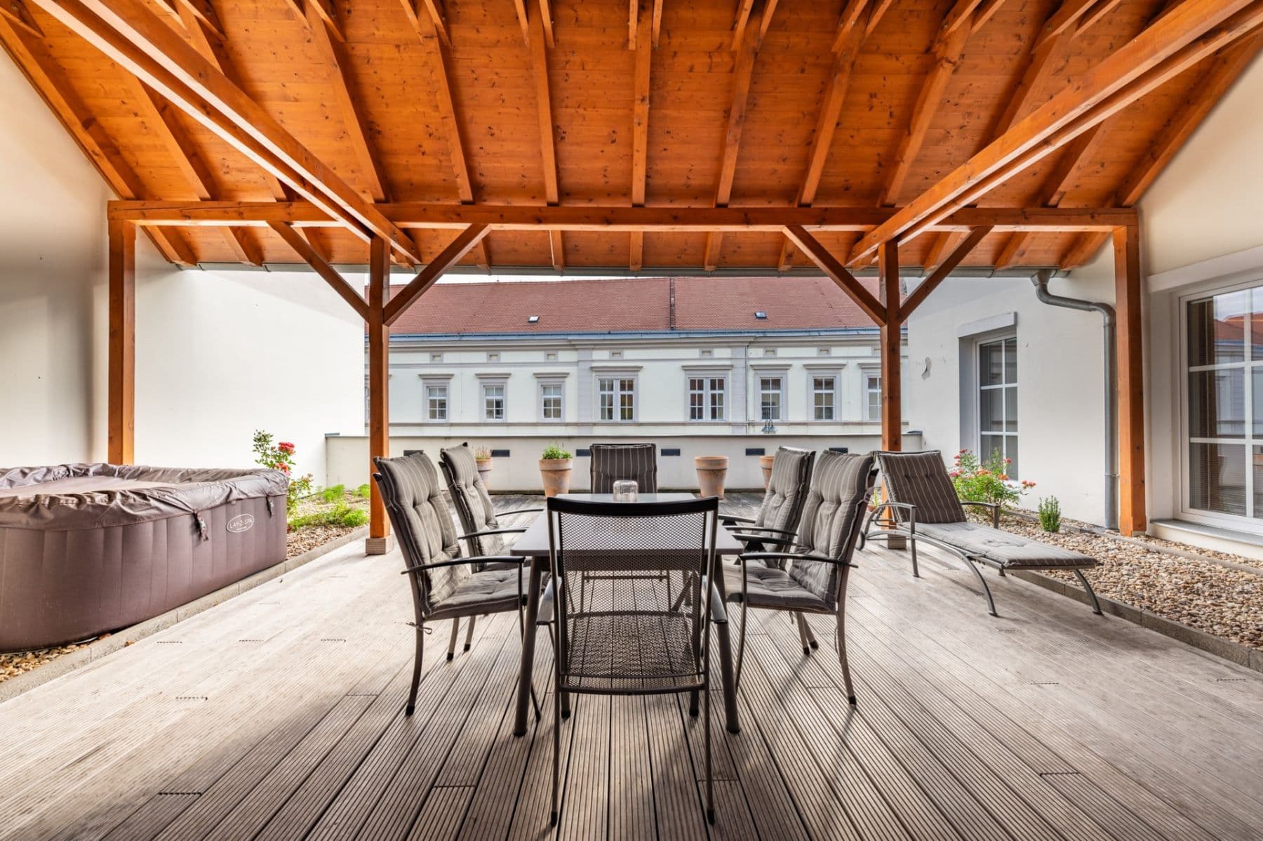 Predaj bytu 6-izbový 420 m², Růžová, Valtice, Jihomoravský kraj Predaj bytu 6-izbový 420 m², Růžová, Valtice, Jihomoravský kraj