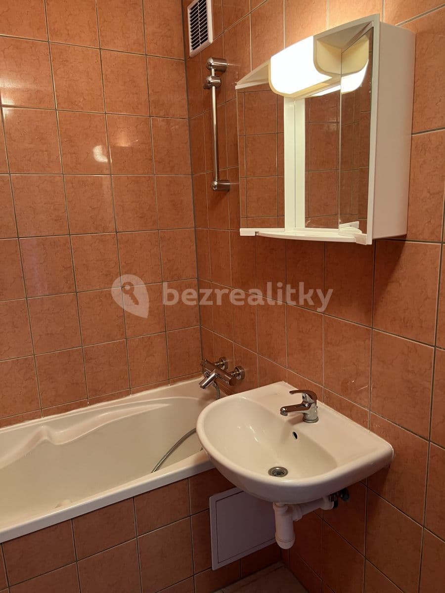 Prenájom bytu 2-izbový 70 m², K Ládví, Praha, Praha Prenájom bytu 2-izbový 70 m², K Ládví, Praha, Praha