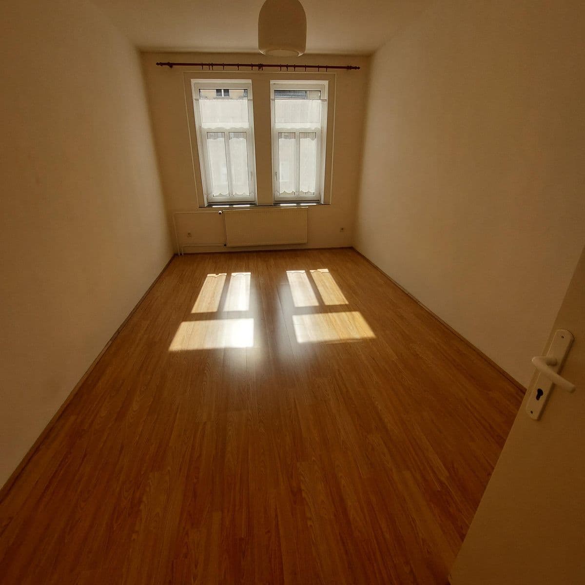 Prenájom bytu 1-izbový 37 m², Masarykova, Ústí nad Labem, Ústecký kraj Prenájom bytu 1-izbový 37 m², Masarykova, Ústí nad Labem, Ústecký kraj