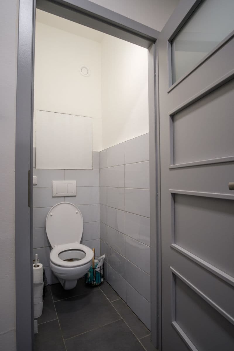 Prenájom bytu 2-izbový 61 m², Ruská, Praha, Praha Prenájom bytu 2-izbový 61 m², Ruská, Praha, Praha