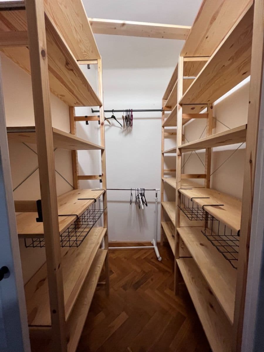 Prenájom bytu 2-izbový 61 m², Ruská, Praha, Praha Prenájom bytu 2-izbový 61 m², Ruská, Praha, Praha
