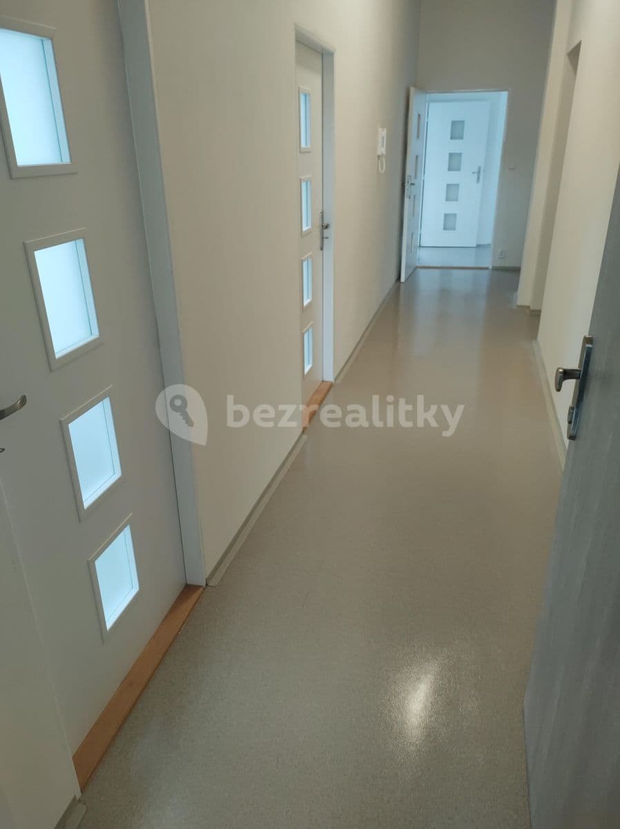 Prenájom bytu 3-izbový 101 m², Hrubínova, Litoměřice, Ústecký kraj Prenájom bytu 3-izbový 101 m², Hrubínova, Litoměřice, Ústecký kraj
