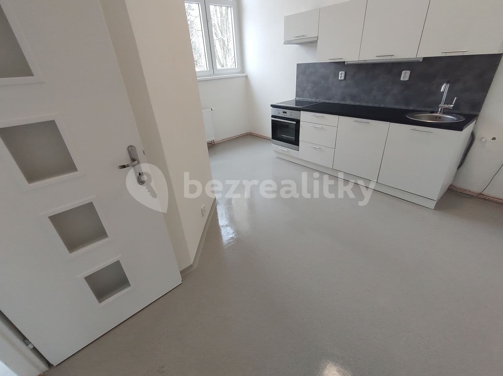 Prenájom bytu 3-izbový 101 m², Hrubínova, Litoměřice, Ústecký kraj Prenájom bytu 3-izbový 101 m², Hrubínova, Litoměřice, Ústecký kraj