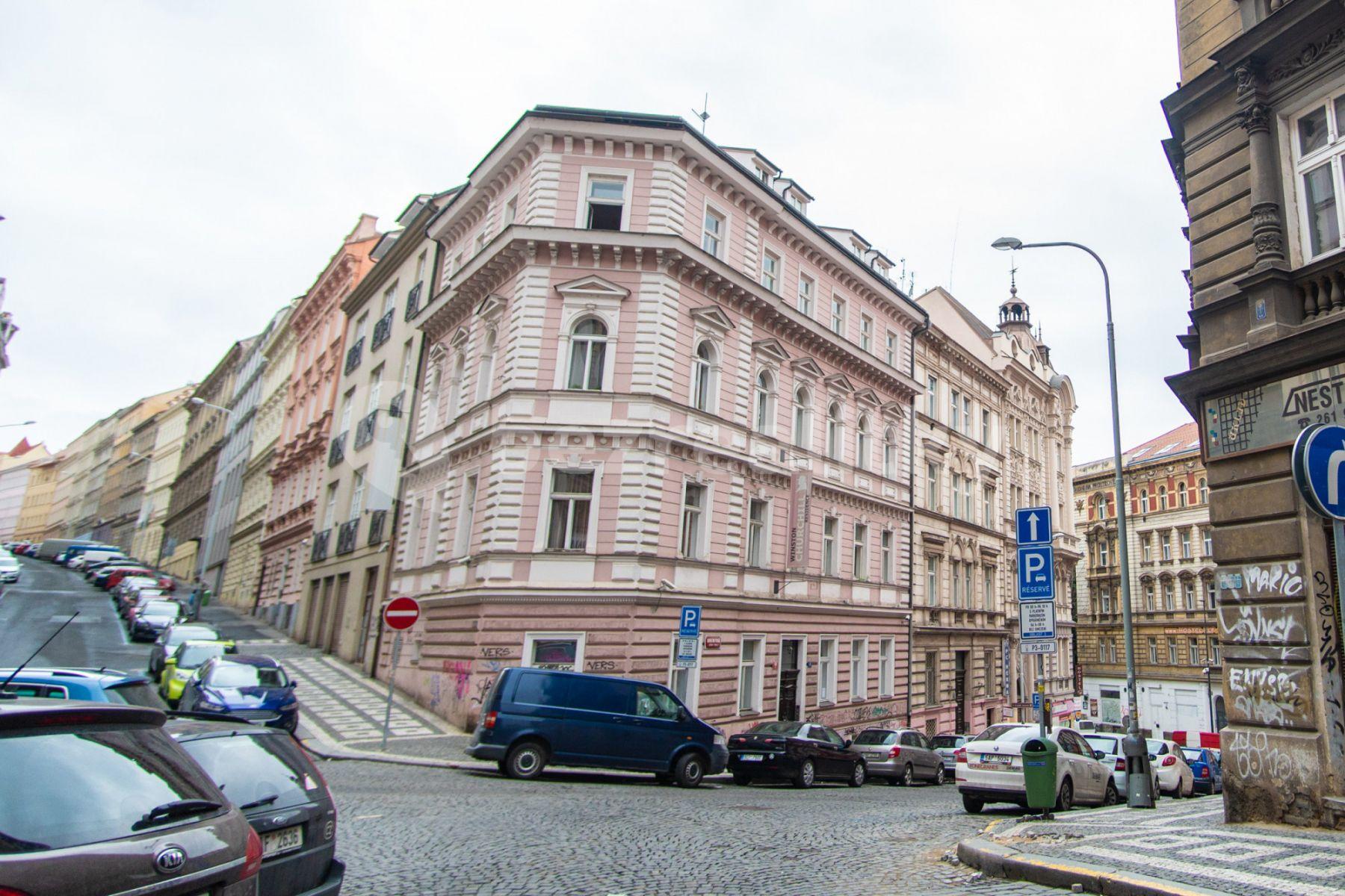 Prenájom bytu 1-izbový 15 m², Orebitská, Praha, Praha