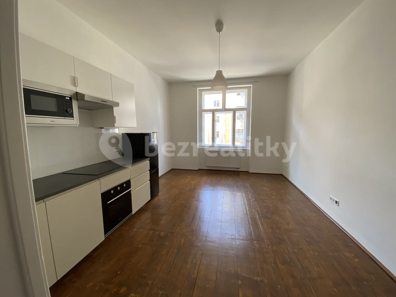 Prenájom bytu 1-izbový 45 m², Koněvova, Praha, Praha Prenájom bytu 1-izbový 45 m², Koněvova, Praha, Praha