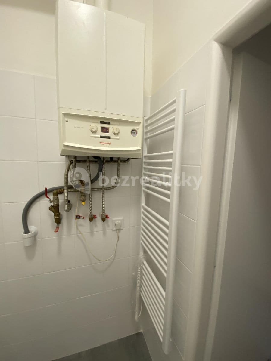 Prenájom bytu 1-izbový 45 m², Koněvova, Praha, Praha Prenájom bytu 1-izbový 45 m², Koněvova, Praha, Praha