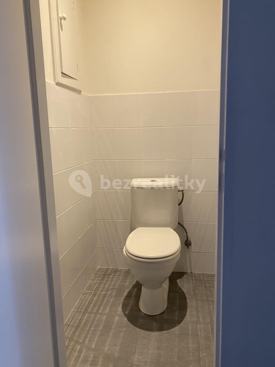 Prenájom bytu 1-izbový 45 m², Koněvova, Praha, Praha Prenájom bytu 1-izbový 45 m², Koněvova, Praha, Praha