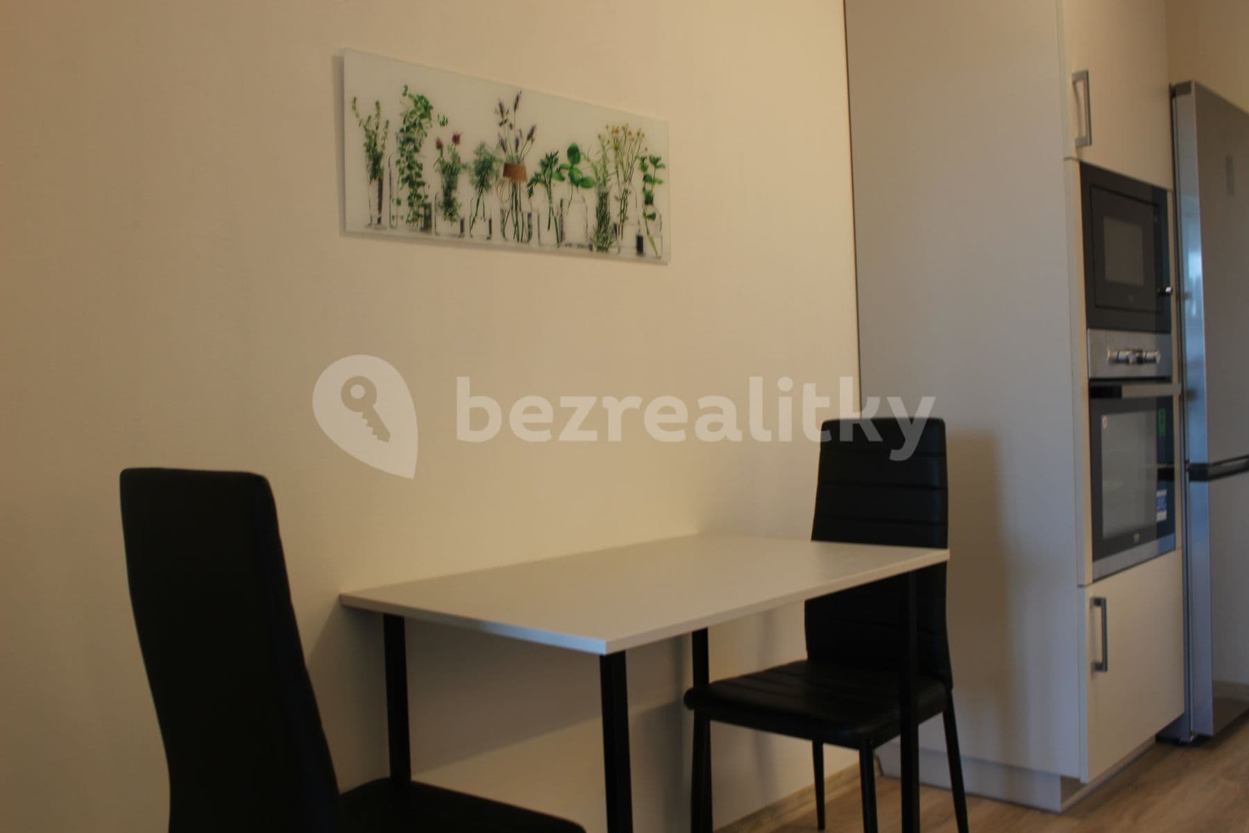 Prenájom bytu 3-izbový 67 m², Jeřábkova, Praha, Praha Prenájom bytu 3-izbový 67 m², Jeřábkova, Praha, Praha