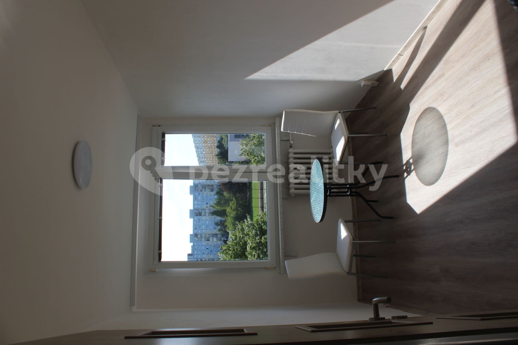Prenájom bytu 3-izbový 67 m², Jeřábkova, Praha, Praha Prenájom bytu 3-izbový 67 m², Jeřábkova, Praha, Praha