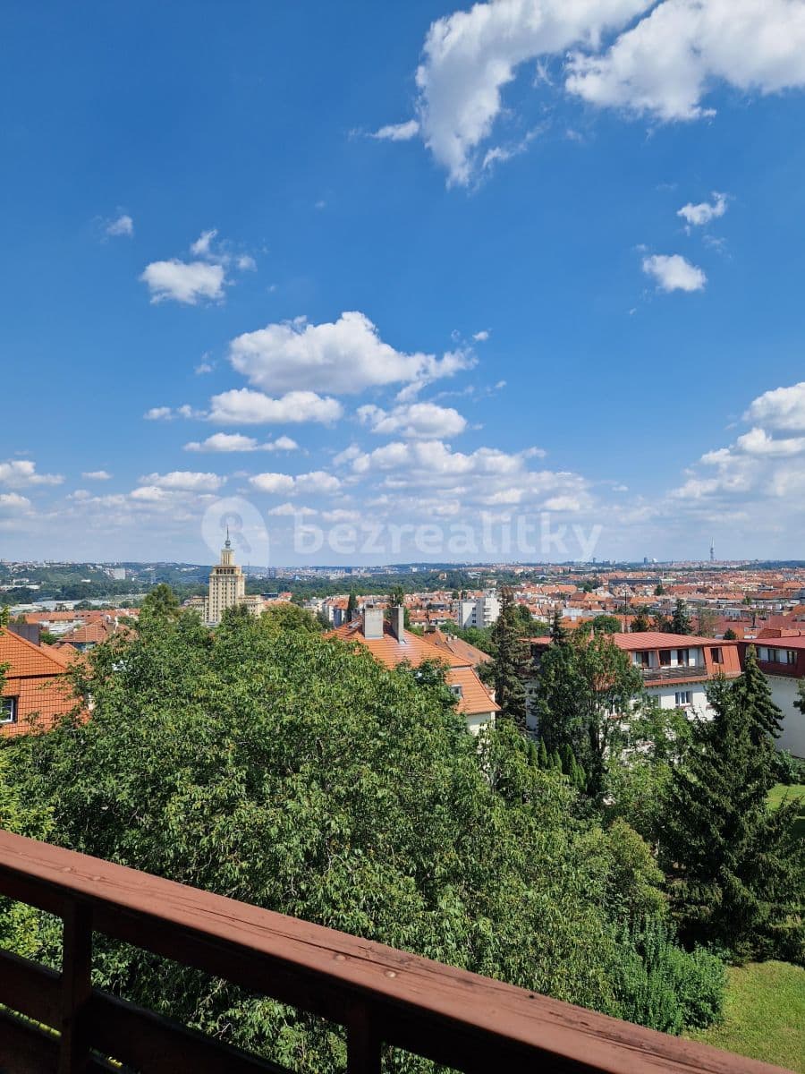 Prenájom bytu 3-izbový 72 m², Praha, Praha Prenájom bytu 3-izbový 72 m², Praha, Praha