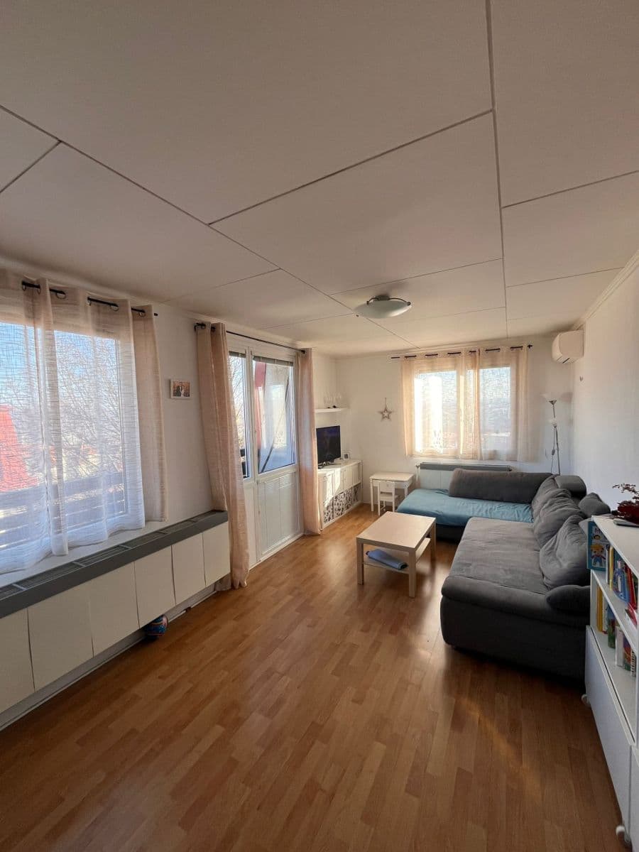 Prenájom bytu 3-izbový 72 m², Praha, Praha Prenájom bytu 3-izbový 72 m², Praha, Praha