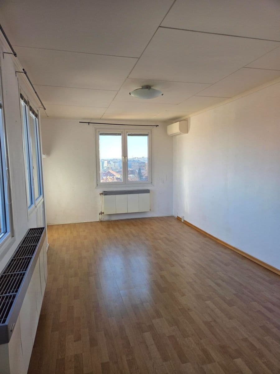 Prenájom bytu 3-izbový 72 m², Praha, Praha Prenájom bytu 3-izbový 72 m², Praha, Praha