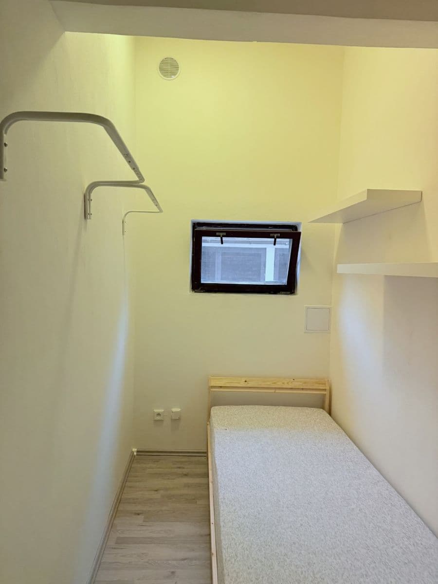 Prenájom bytu Garsoniéra 10 m², Davídkova, Praha, Praha Prenájom bytu Garsoniéra 10 m², Davídkova, Praha, Praha