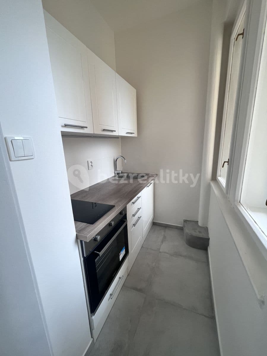 Prenájom bytu 1-izbový 29 m², U Družstva Ideál, Praha, Praha Prenájom bytu 1-izbový 29 m², U Družstva Ideál, Praha, Praha
