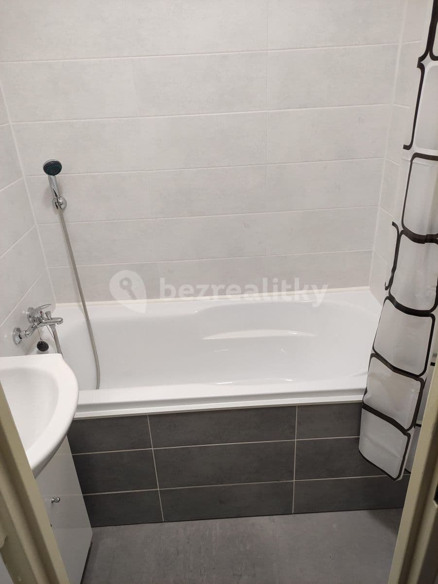 Prenájom bytu 2-izbový 55 m², Vítězslava Nezvala, Most, Ústecký kraj Prenájom bytu 2-izbový 55 m², Vítězslava Nezvala, Most, Ústecký kraj